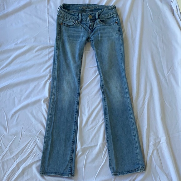 AMERICAN EAGLE KICK BOOT-CUT STRETCH JEANS